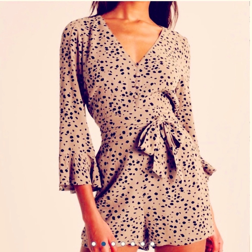 Abercrombie & Fitch V-Neck Romper